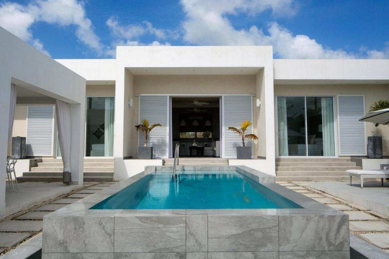 Footprints By Blue Sky Luxury Villa Saint James Exterior photo